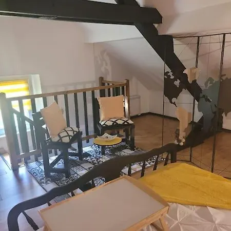 Petite Maison Cosy En Duplex 度假居 *